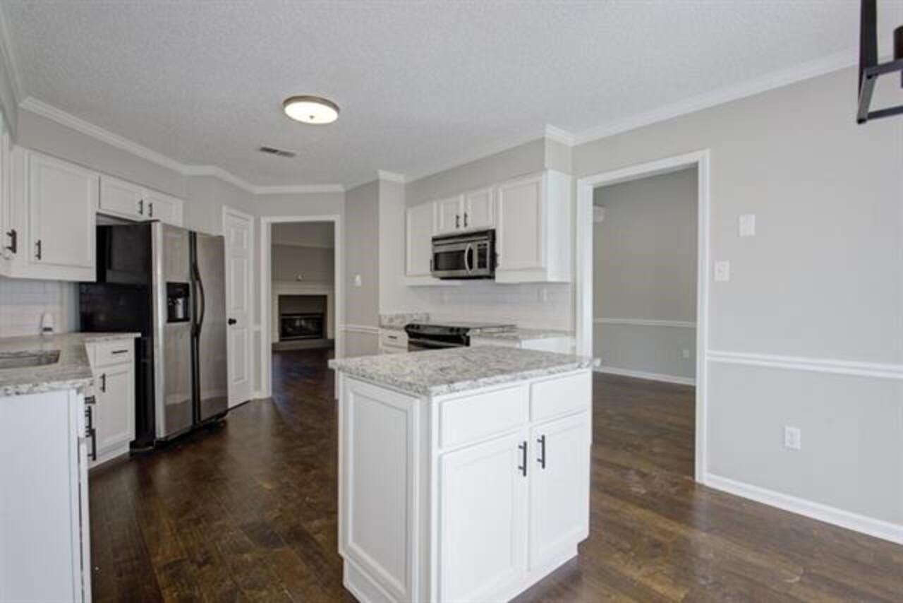 6479 Stone Lake Drive - Photo 5 of 20