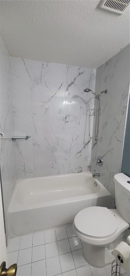 2717 Se 15th Pl #157 - Photo 3 of 18