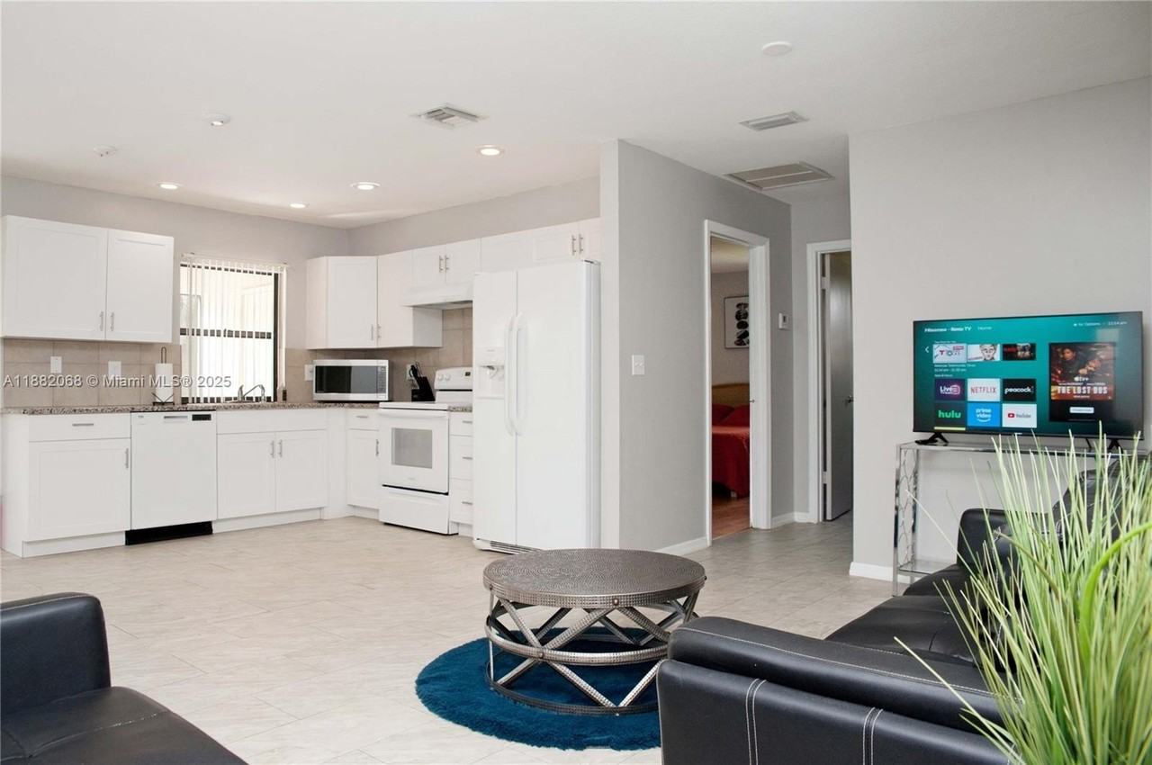 722 Se Thanksgiving Ave - Photo 6 of 38