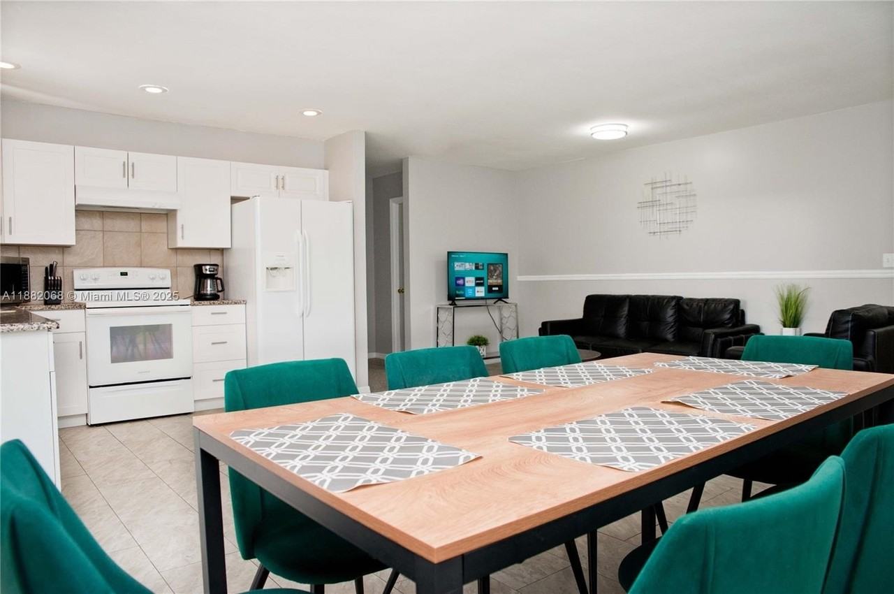 722 Se Thanksgiving Ave - Photo 7 of 38