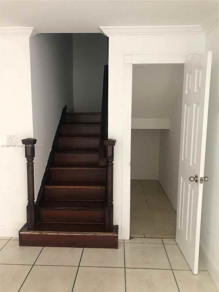 19319 Nw 54th Ct - Photo 5 of 20