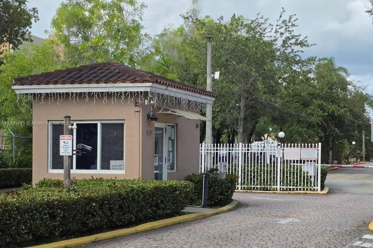 8405 Nw 8th St #311 - Photo 2 of 14