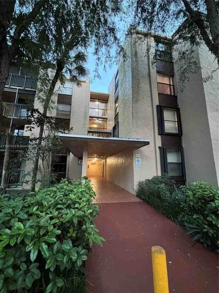 14321 N Kendall Dr #303F - Photo 2 of 10