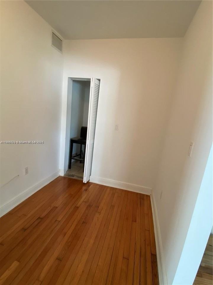 1219 Meridian Ave #8 - Photo 6 of 11