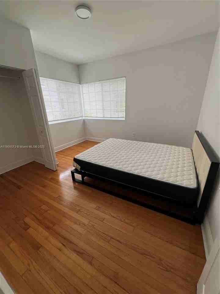 1219 Meridian Ave #8 - Photo 7 of 11