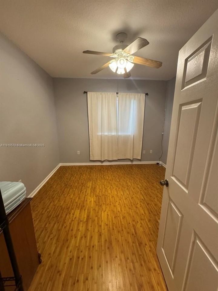 5753 Isles Cir #0 - Photo 7 of 13