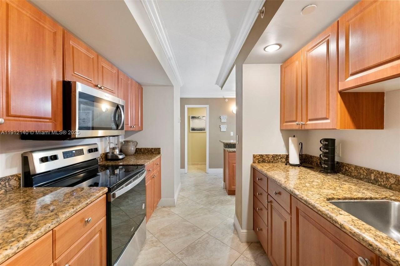 6917 Collins Avenue #506 - Photo 5 of 32