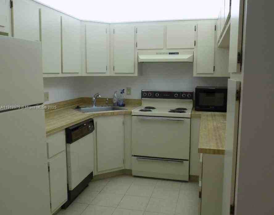 824 Sky Pine Way #A1 - Photo 4 of 9