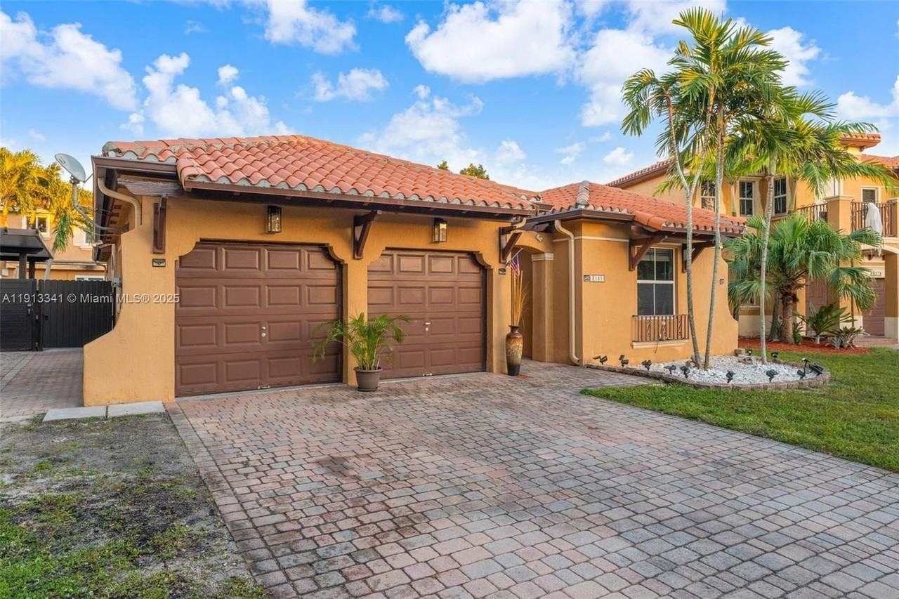 3141 Sw 154th Ct - Photo 2 of 50