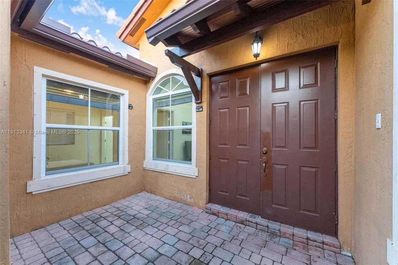 3141 Sw 154th Ct - Photo 4 of 50