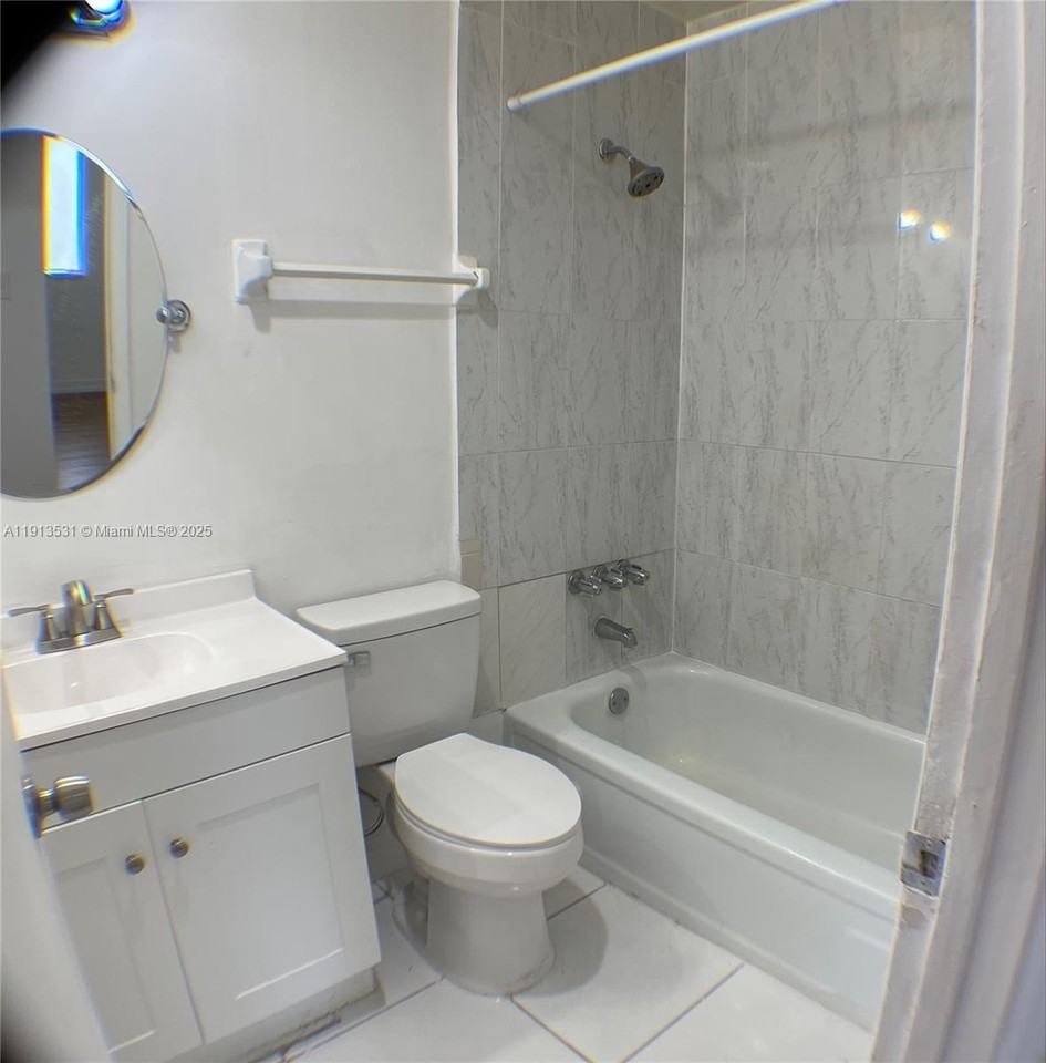 5814 Nw 22nd St #21E - Photo 6 of 36