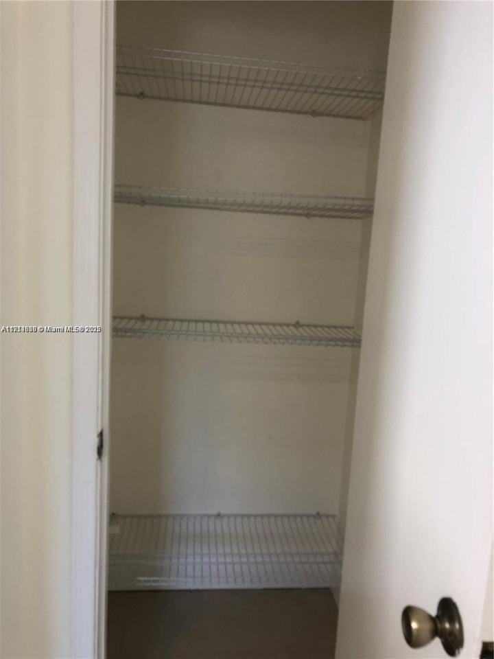 2031 Jackson St #4 - Photo 5 of 5