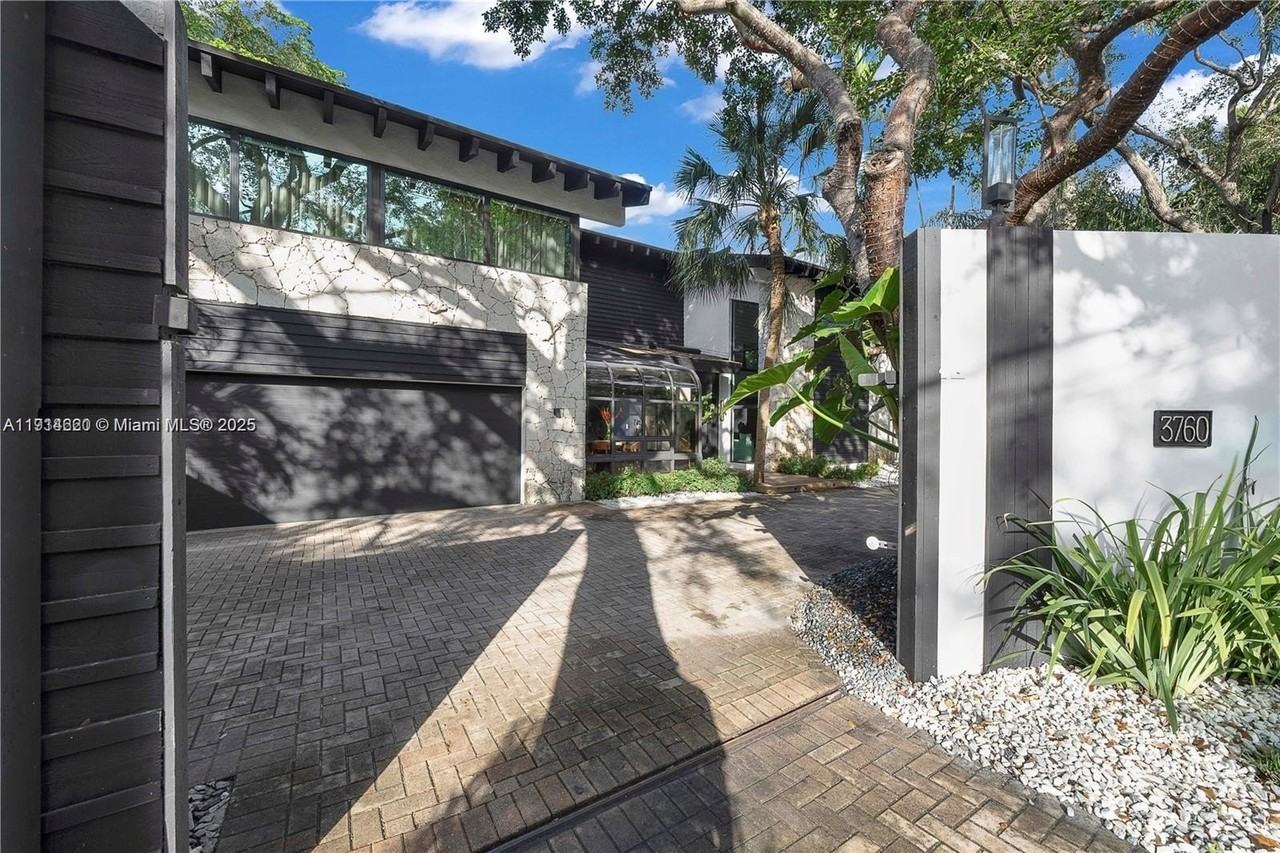 3760 S Douglas Rd - Photo 4 of 50