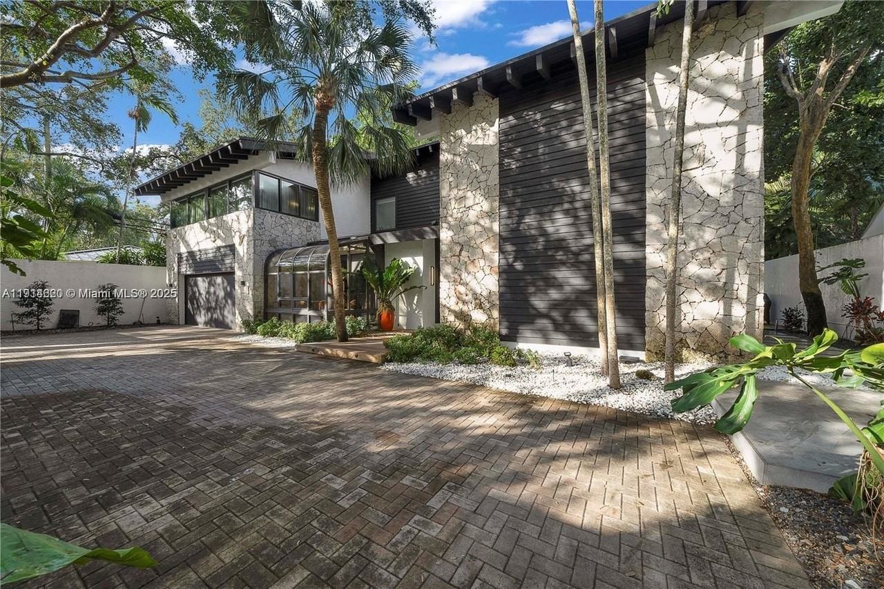 3760 S Douglas Rd - Photo 6 of 50