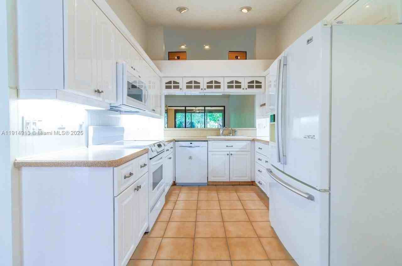 5289 Fairway Woods Dr #2911 - Photo 7 of 50