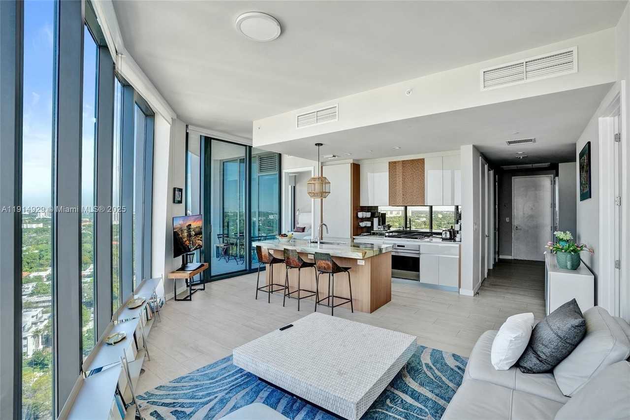 2831 S Bayshore Dr #1808 - Photo 3 of 35