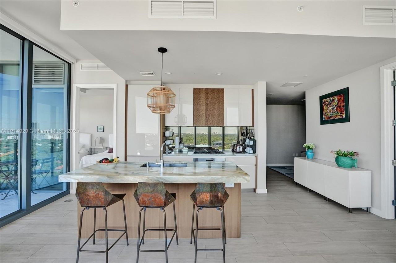 2831 S Bayshore Dr #1808 - Photo 6 of 35