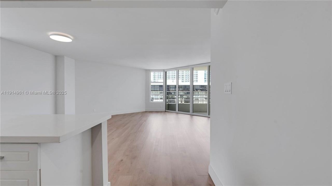 555 Ne 34th St #2310 - Photo 7 of 25