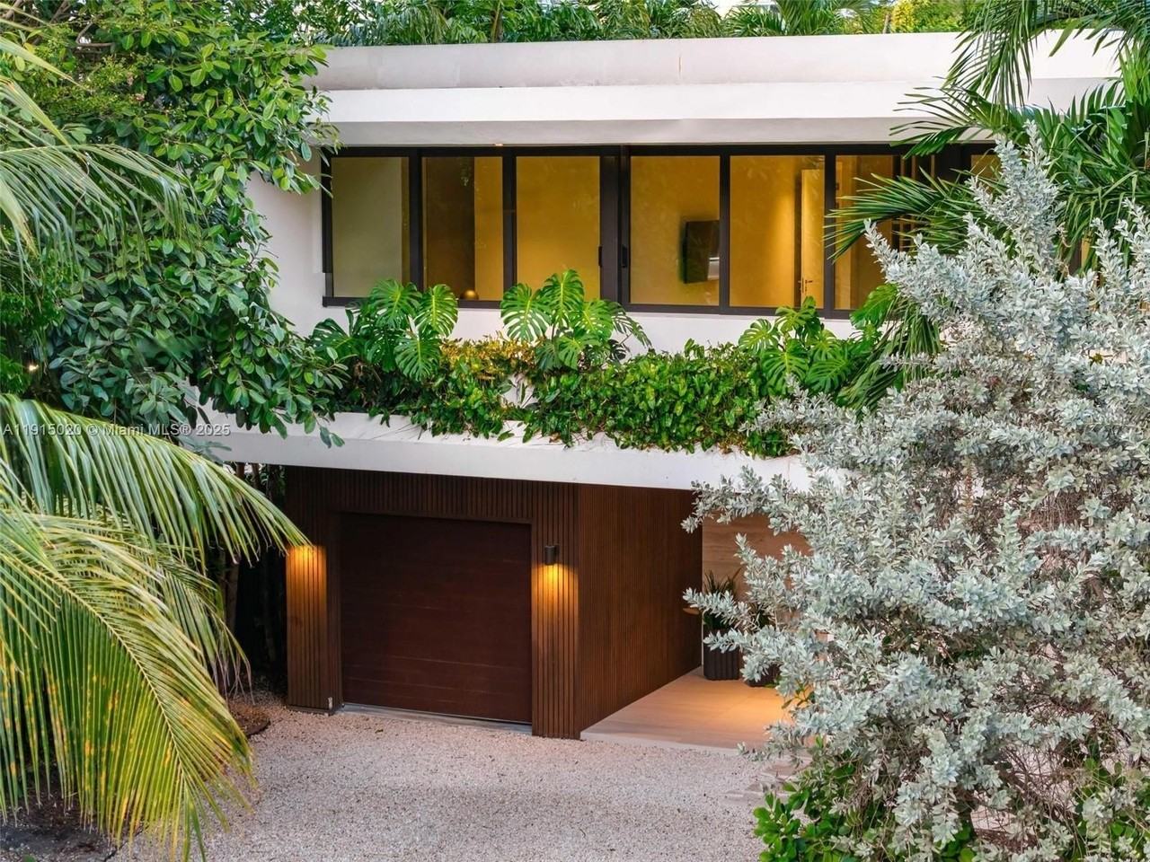 77 Sw 18th Ter #NA - Photo 2 of 50