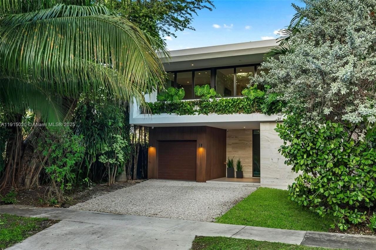 77 Sw 18th Ter #NA - Photo 3 of 50