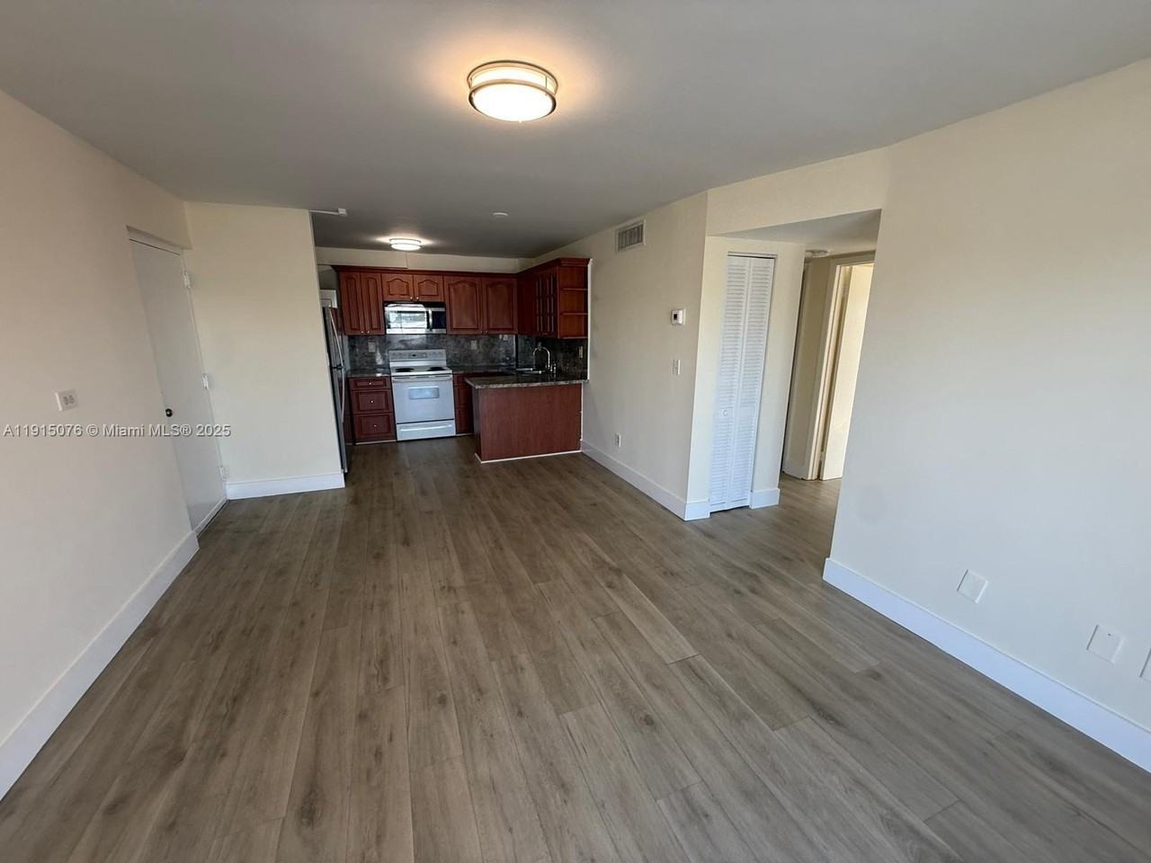 1933 Sw 7th St #302 - Photo 5 of 14