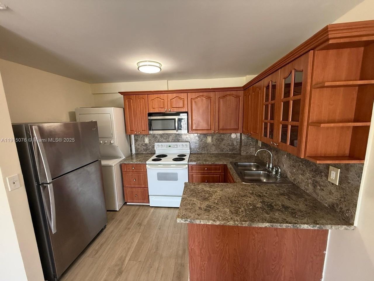 1933 Sw 7th St #302 - Photo 6 of 14