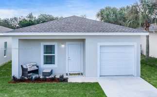 featured image of 1481 Las Villas Boulevard