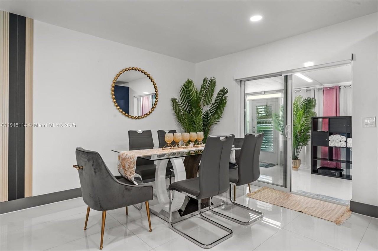 390 Nw 40th St - Photo 6 of 17