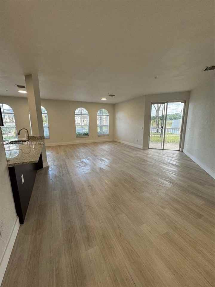 4381 Sw 160th Ave #104 - Photo 4 of 13