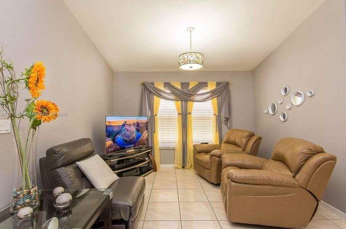 1940 Se 14th Ct #0 - Photo 7 of 21