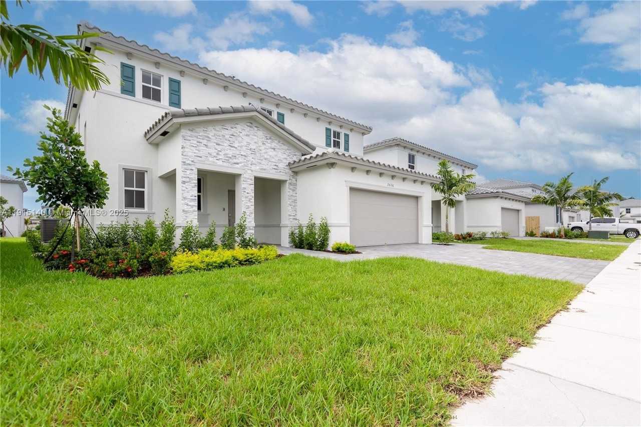 2636 Southwest 328th Street - Photo 2 of 49