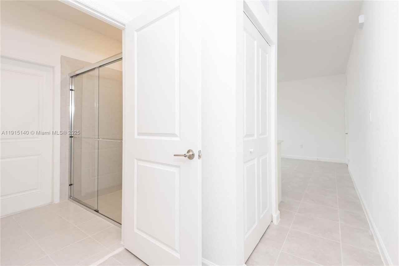 2636 Southwest 328th Street - Photo 5 of 49