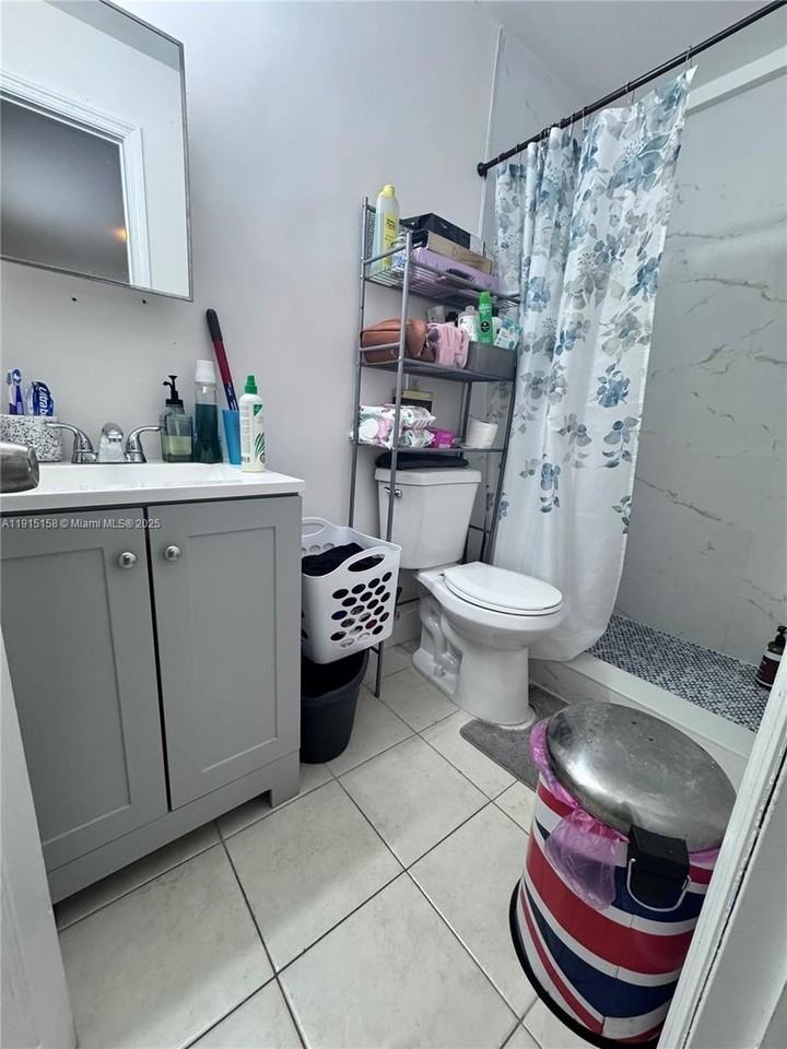 3315 Sw 91st Ave #3 - Photo 5 of 9