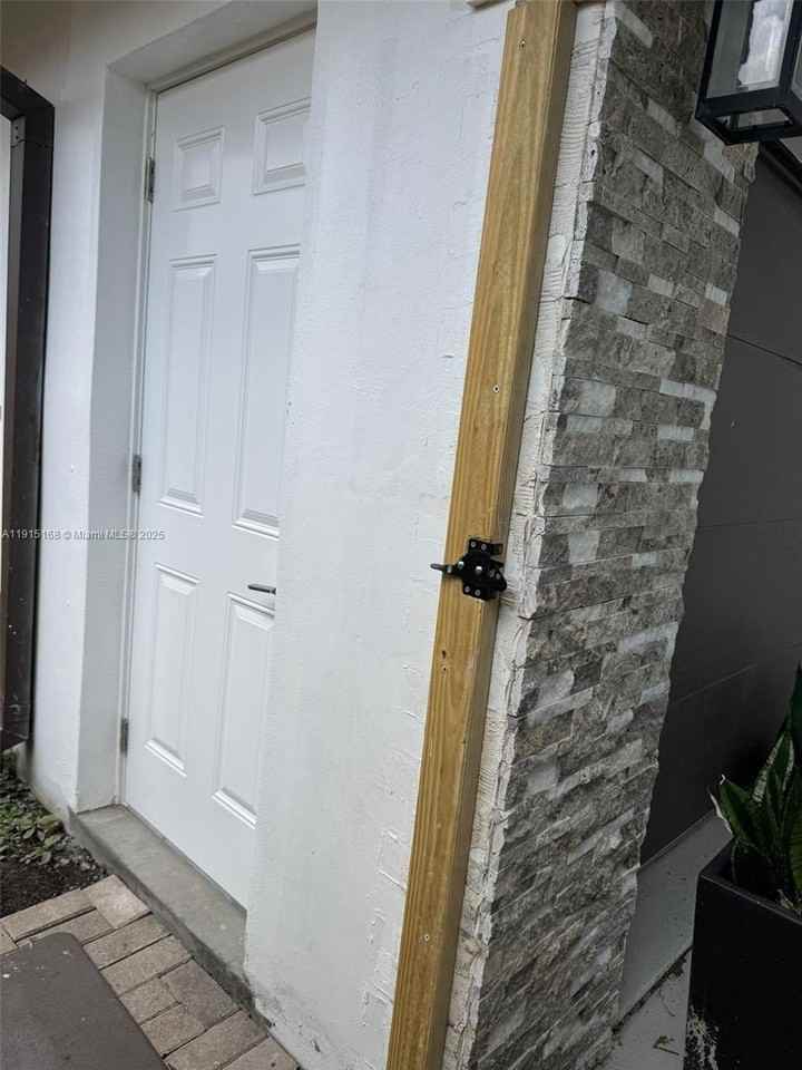 15620 Sw 146th Ave #0 - Photo 3 of 9