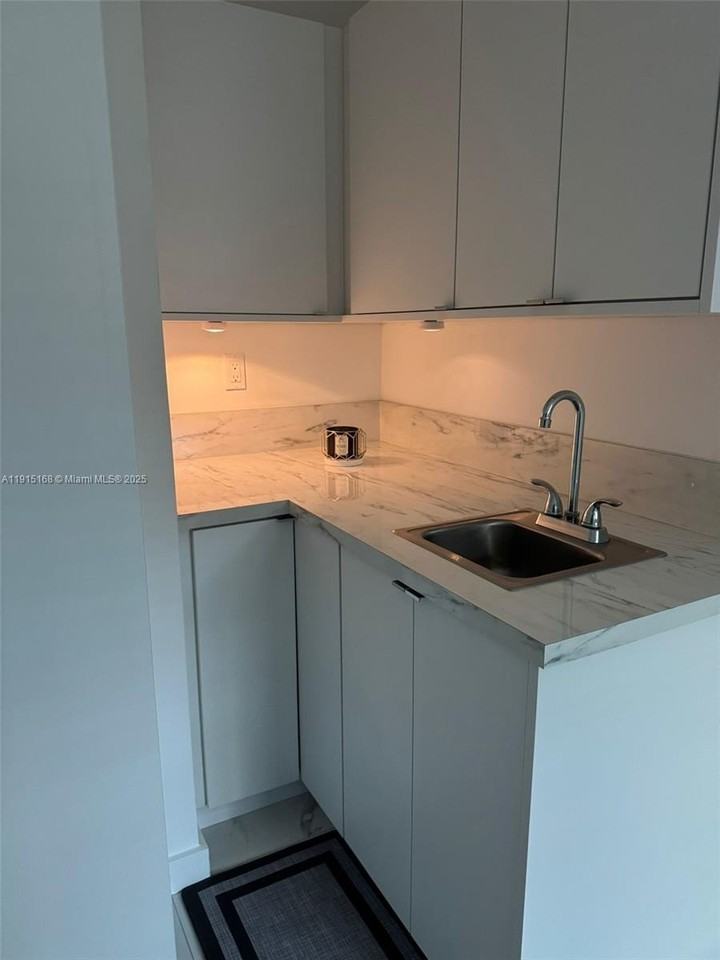 15620 Sw 146th Ave #0 - Photo 4 of 9