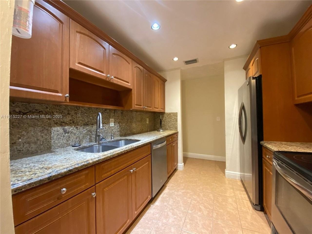 746 Northwest 3rd Street - Photo 7 of 15