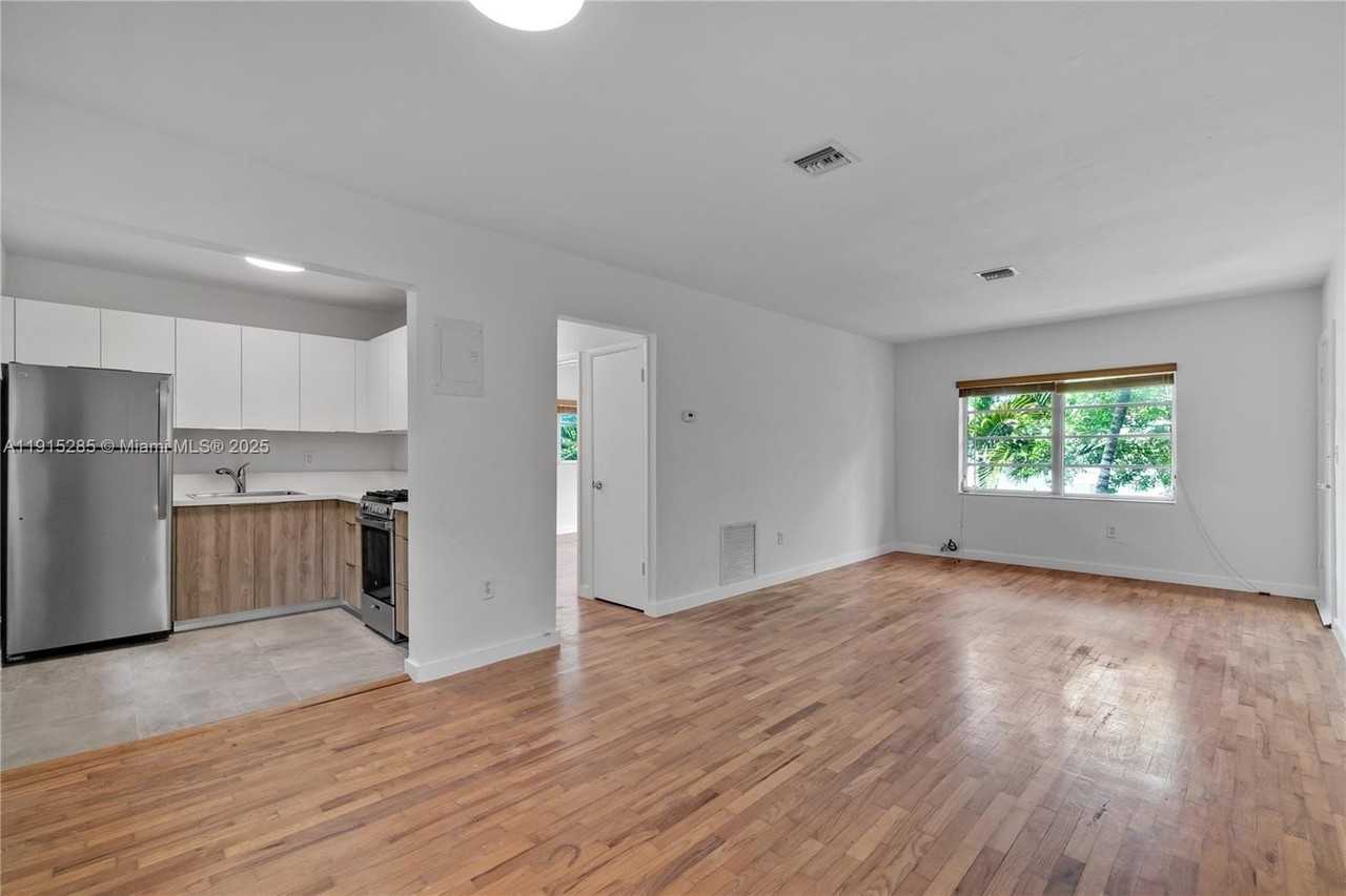 411 Santander Ave #1 - Photo 7 of 15