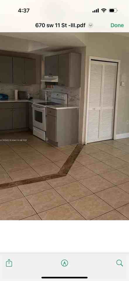 657 Southwest 10th Street #657 - Photo 4 of 12