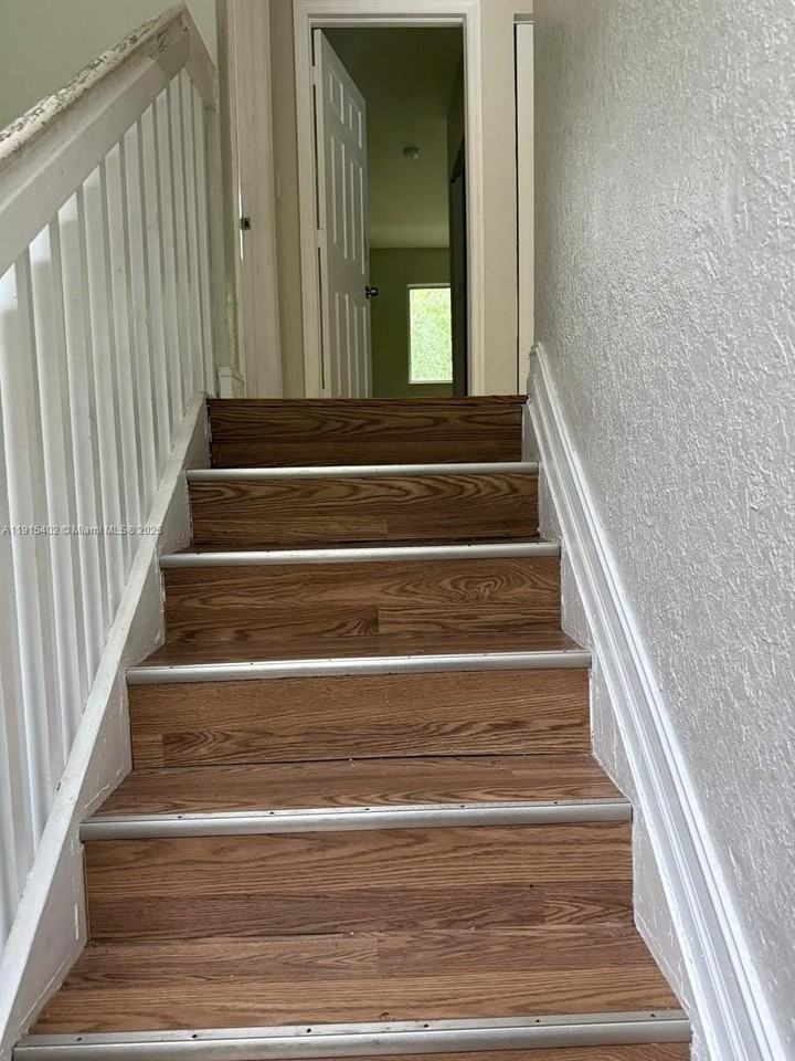 657 Southwest 10th Street #657 - Photo 6 of 12