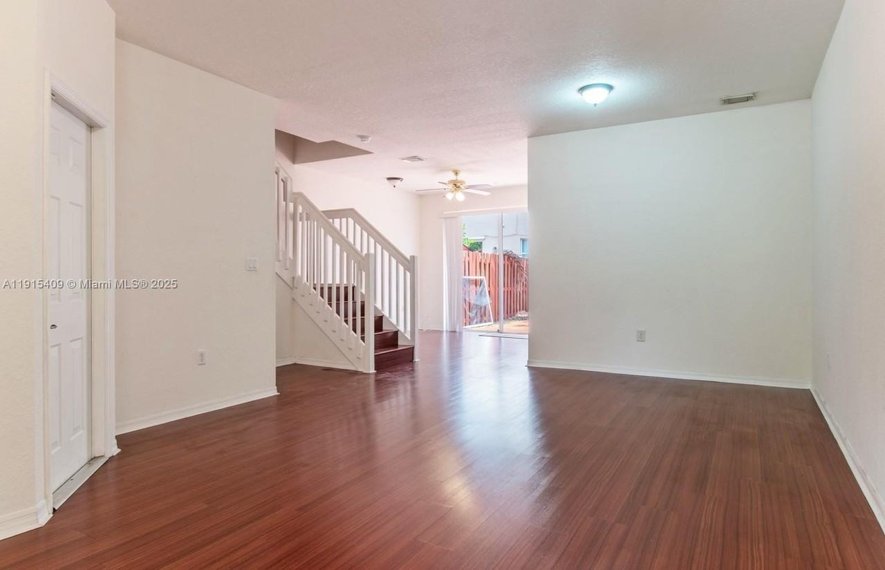 12435 Sw 125th St #12435 - Photo 5 of 30