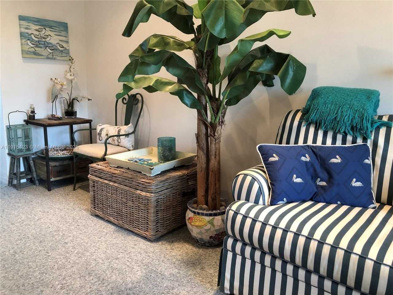 1801 S Surf Rd #4 - Photo 5 of 14