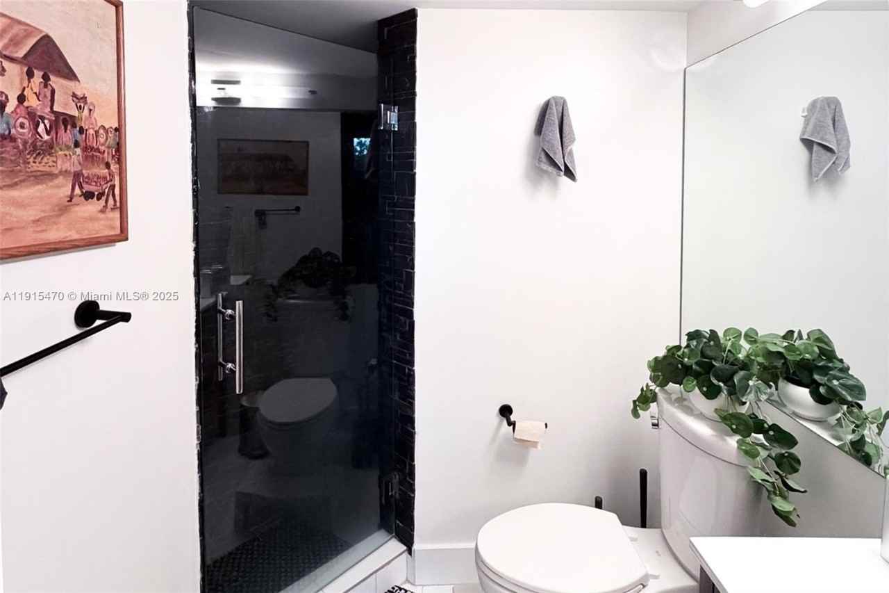 125 Jefferson Ave #121 - Photo 6 of 11