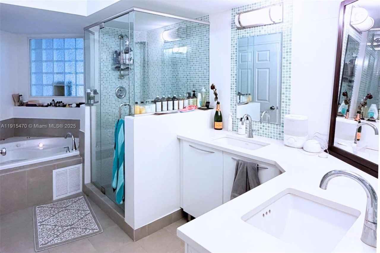 125 Jefferson Ave #121 - Photo 7 of 11