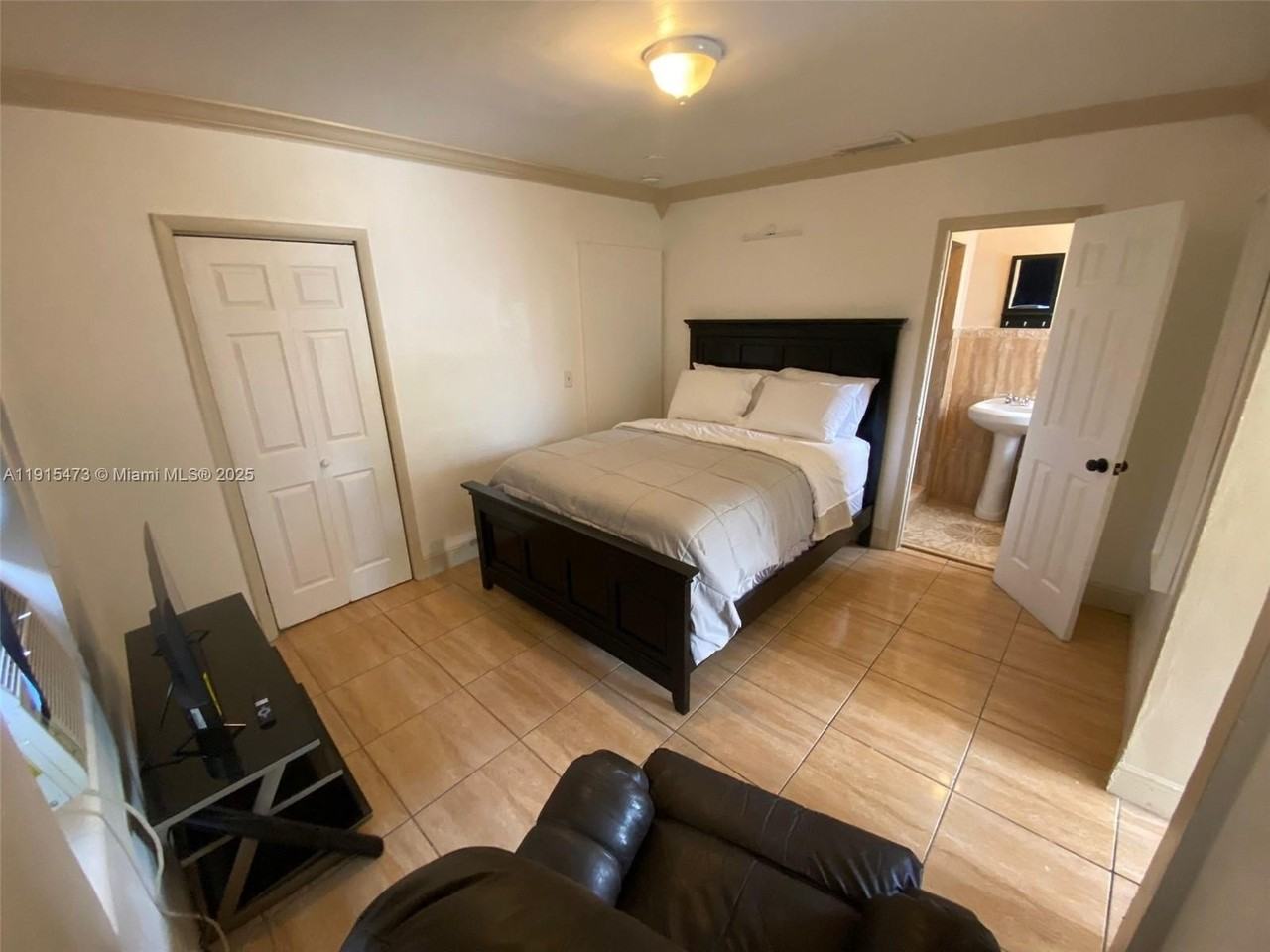 436 E Evanston Cir #2 - Photo 2 of 17