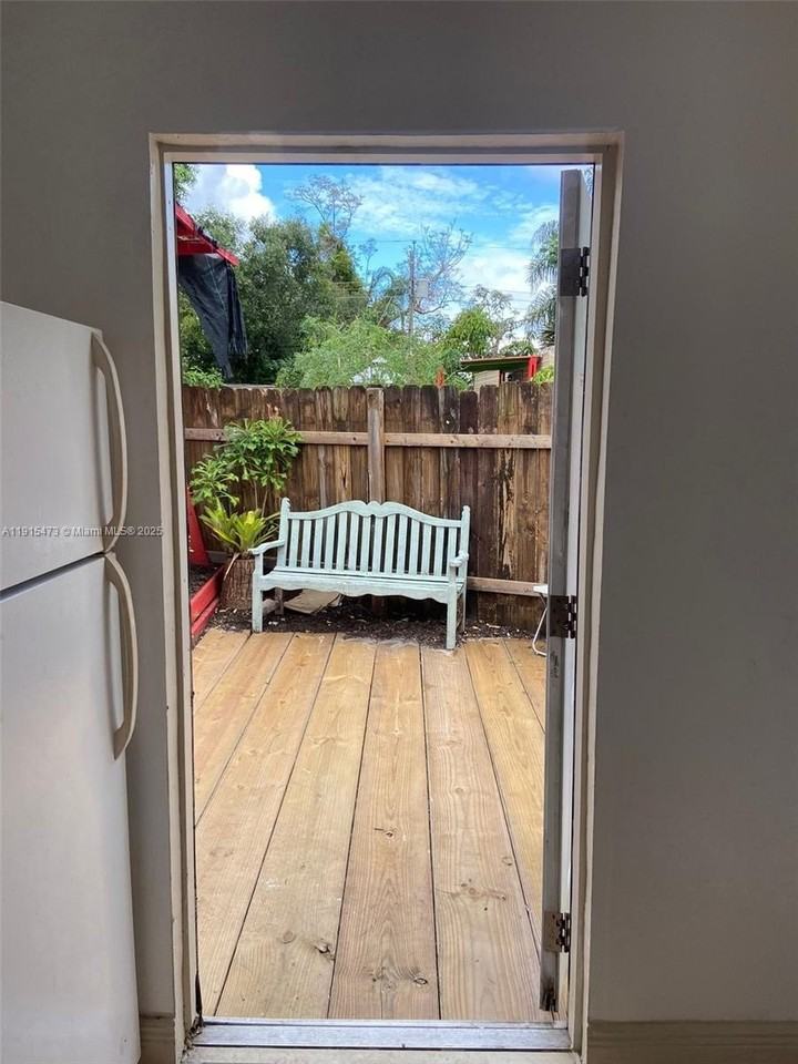 436 E Evanston Cir #2 - Photo 5 of 17