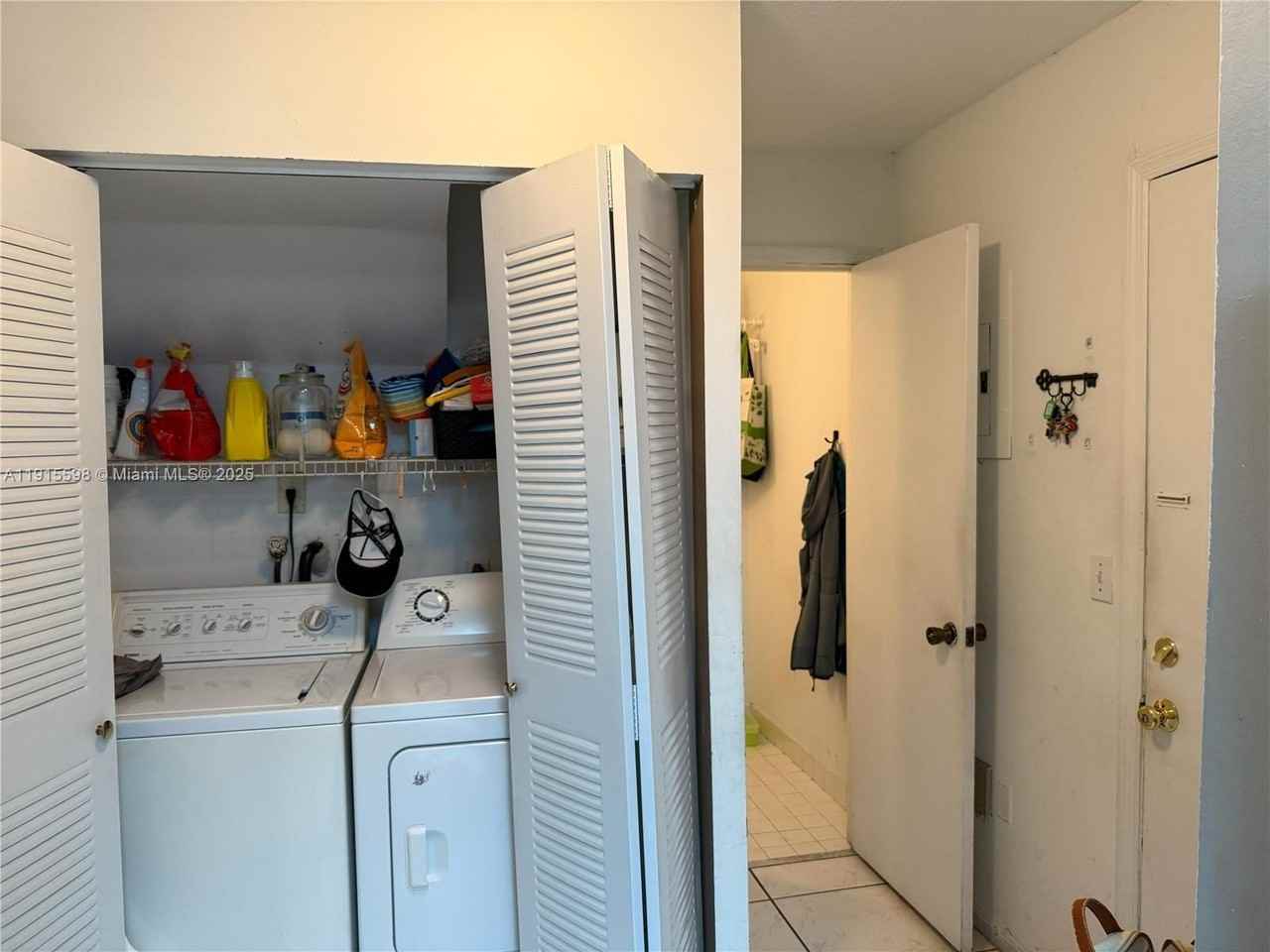 6245 Kendale Lakes Cir #209 - Photo 7 of 19