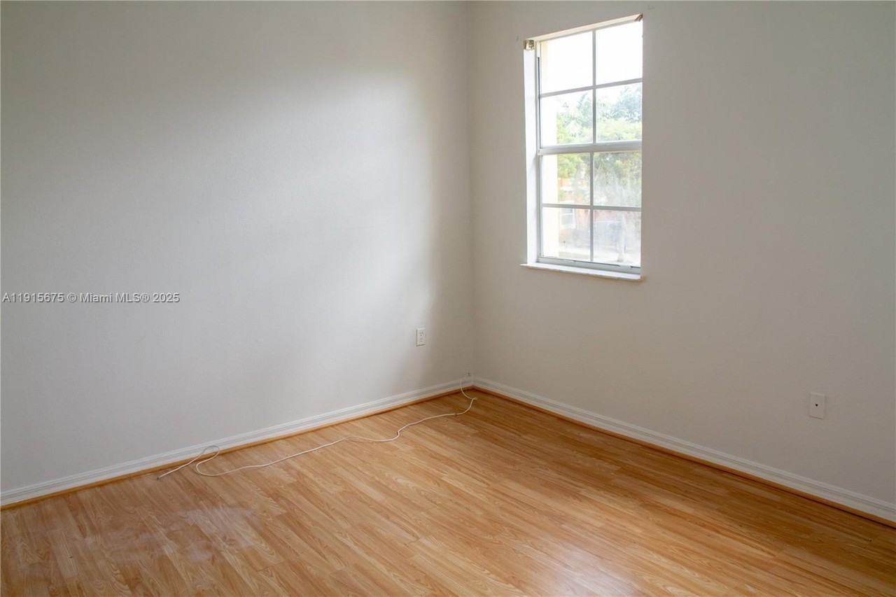 761 Se 2nd St #761 - Photo 7 of 12