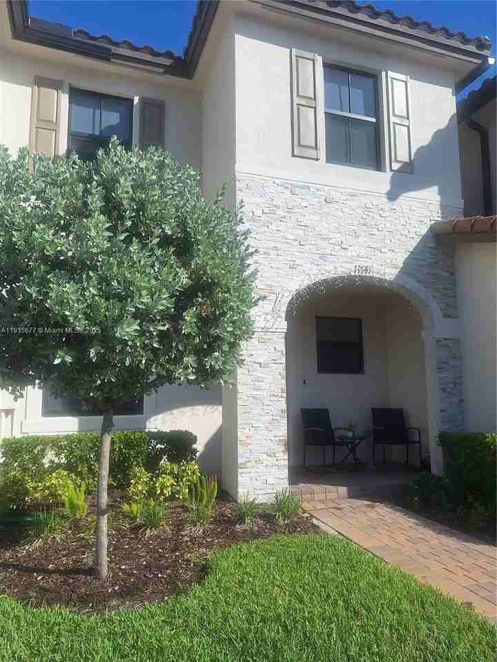 11741 Sw 245th Ter - Photo 2 of 30