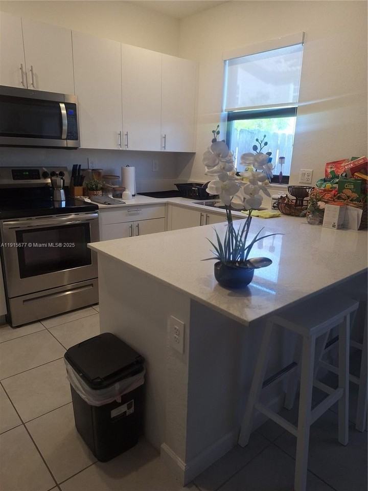 11741 Sw 245th Ter - Photo 6 of 30