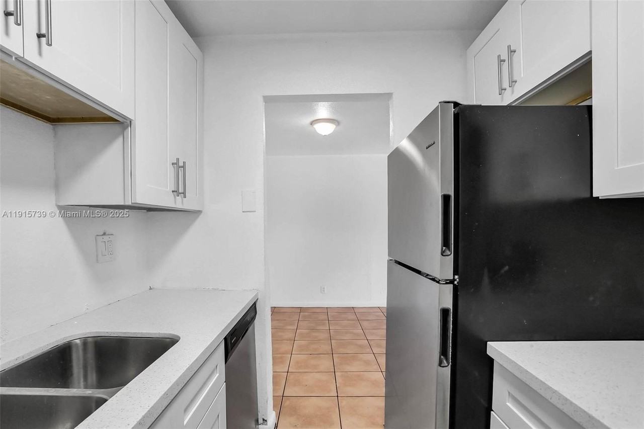 2719 Nw 39th Ter #204 - Photo 6 of 15